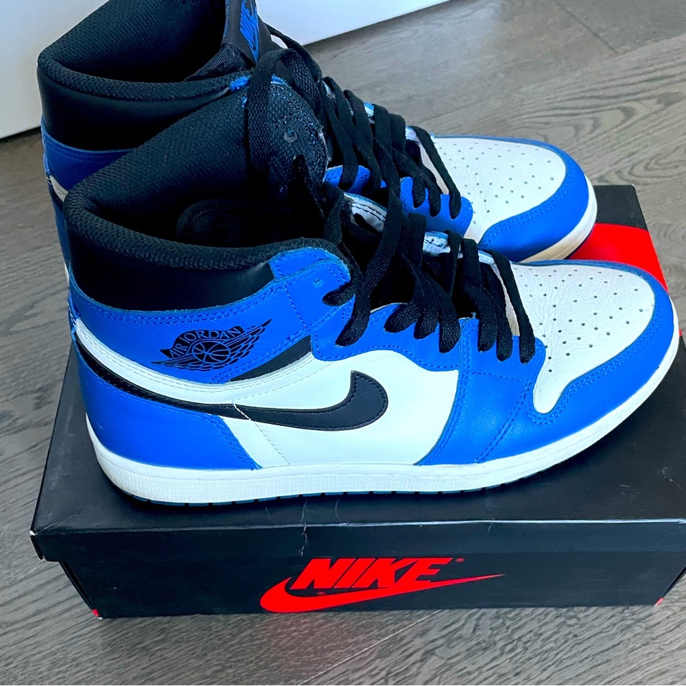 Nike Air Jordan 1s size 9.5
